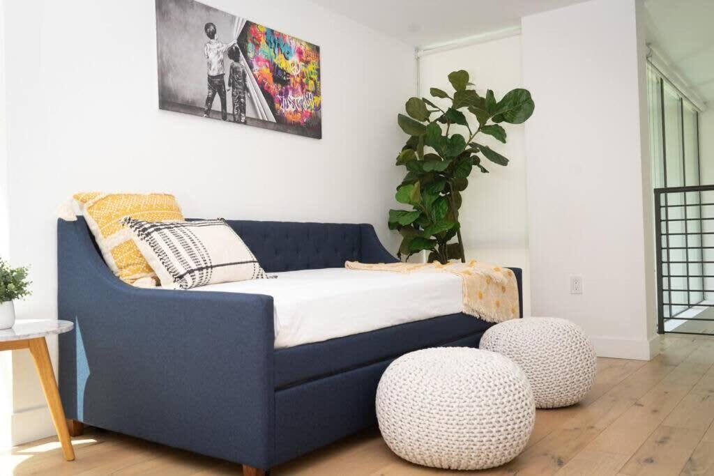 Bright And Trendy 2-Story Bankers Hill Condo Сан Диего Екстериор снимка