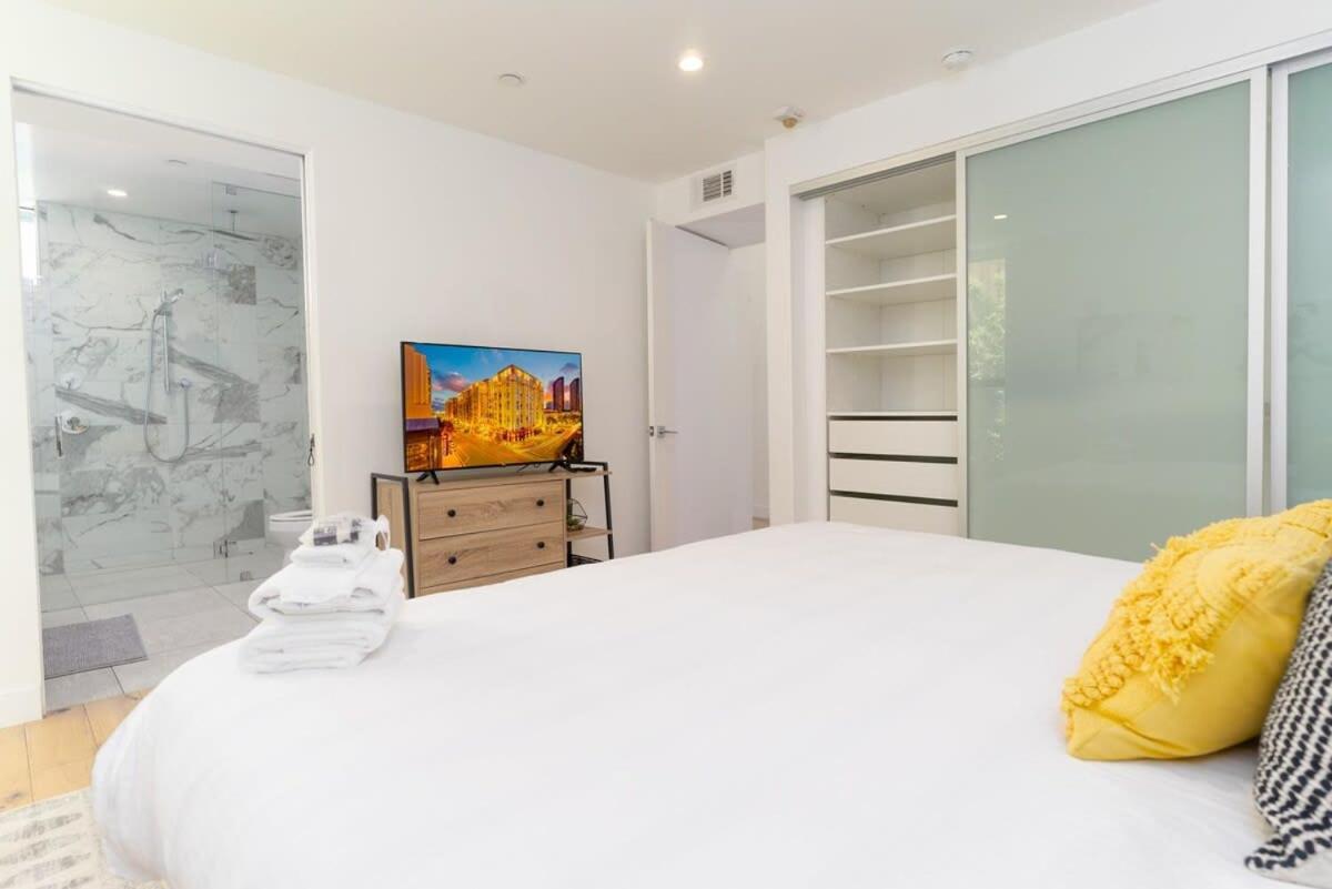Bright And Trendy 2-Story Bankers Hill Condo Сан Диего Екстериор снимка